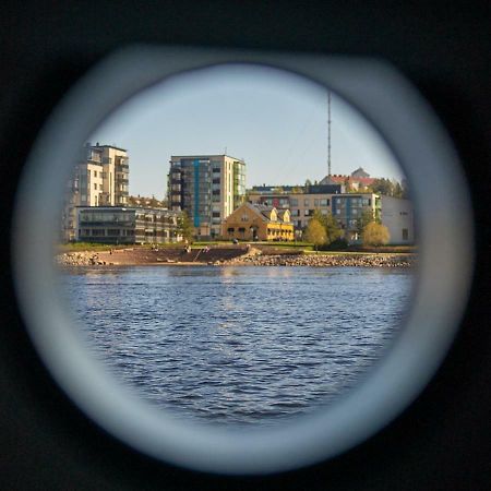 Готель Majoitus-Ravintolalaiva Saimatar Йоенсуу Екстер'єр фото